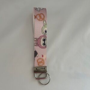 🆕 Pink Keychain with Cute Character Design
Labubu